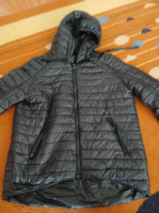 Geaca neagra fas