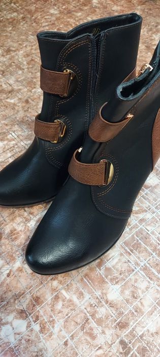 Продам женскую обувь