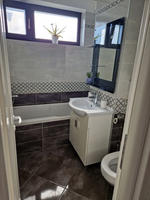 Închiriez apartament în regim hotelier,  zona Tic Tac lângă Spital