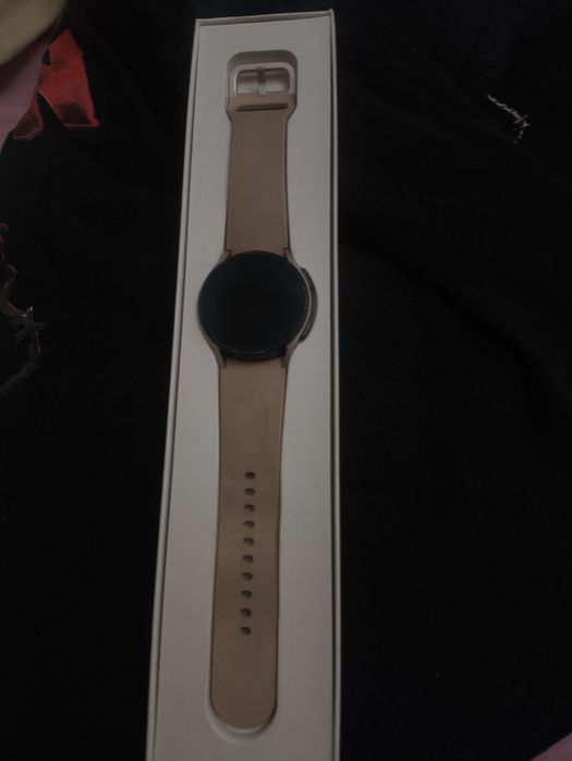 Galaxy watch 4 часы