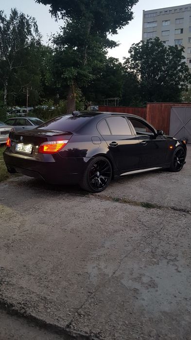 Продавам БМВ 550и Е60