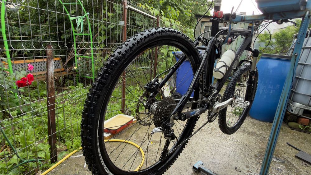 Bicicletă MTB full suspension 26" – Echipare FULL Shimano Deore XT 3x10