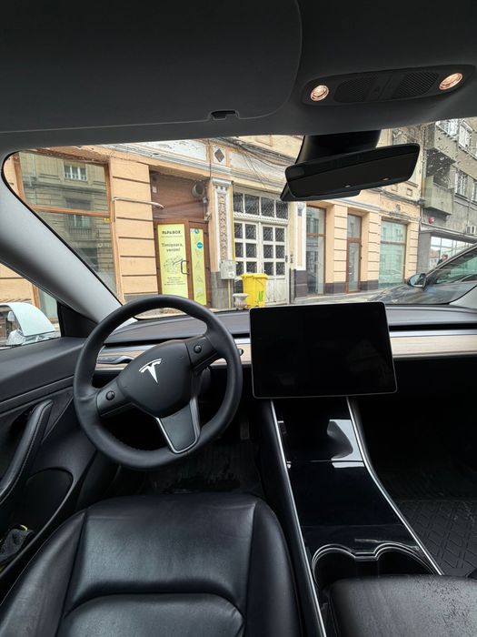 De vanzare Tesla model 3