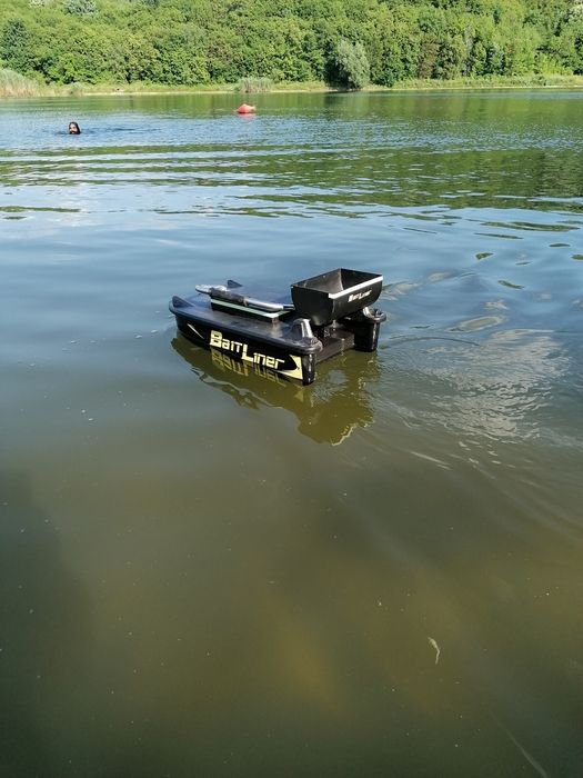 Лодка за захранка bait liner