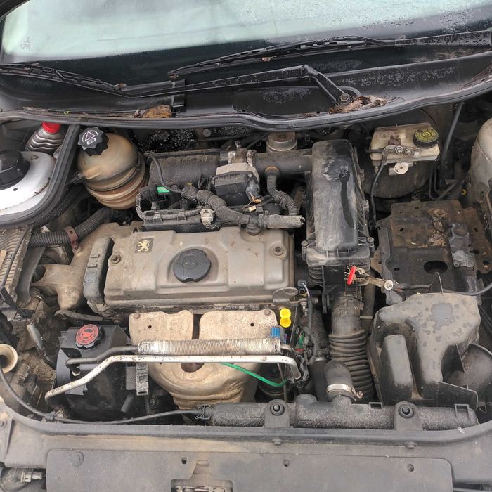 Peugeut 206  pentru piese.