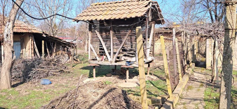 Продавам имот в с. Овча могила