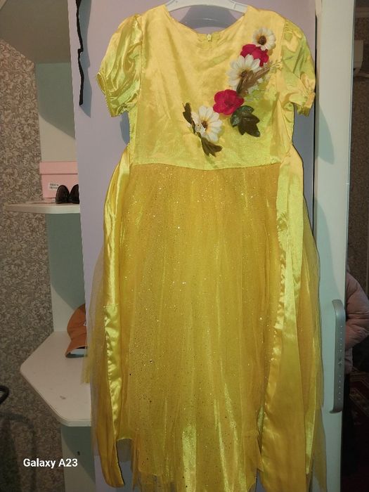 Продам платье на 5-8 лет