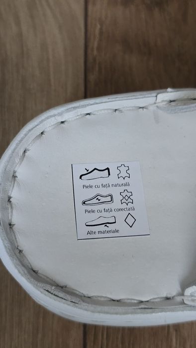 Saboți noi din piele naturala, nr.39