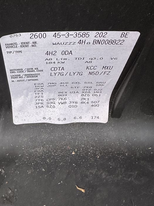 Dezmembrez audi a 8 2010 3.0 quattro