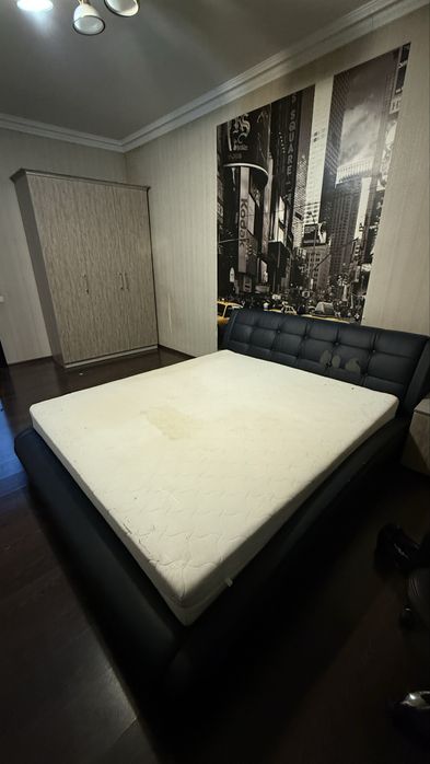 Кровать с матрасом ортопедическим