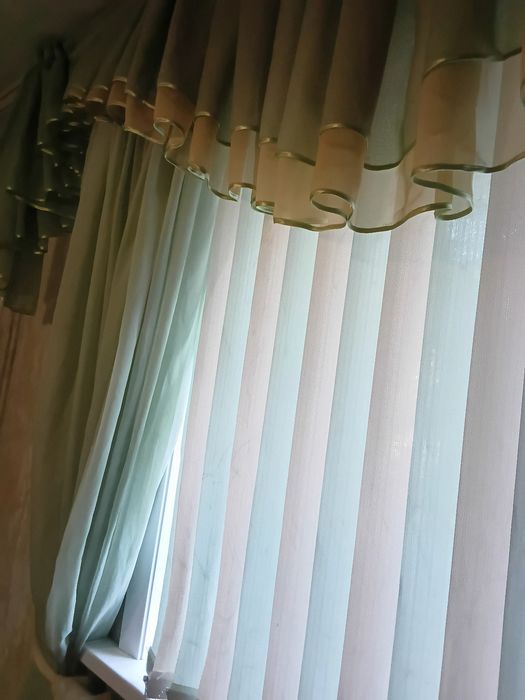 Продам шторы  в отличном состоянии
