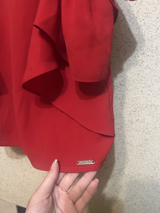 Тениски на Guess