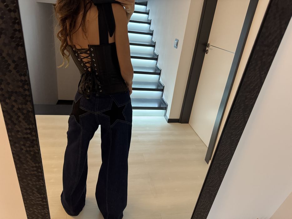 Jeansi stele pe fund