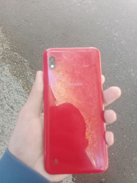 Самсунг а 10.      .