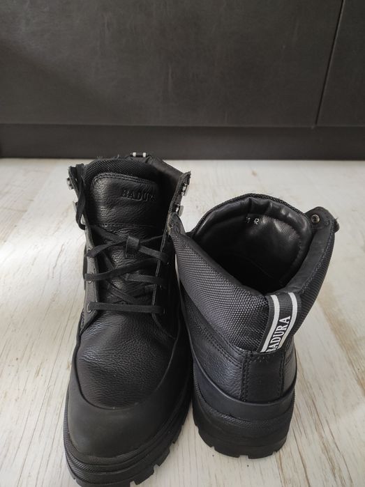 Ghete din piele naturala