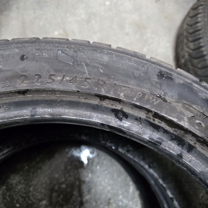 2x 225/45/17 VARA DUNLOP Stare ca noi