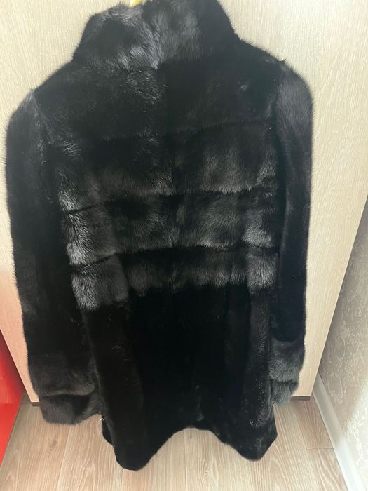 Продаётся норковая шуба