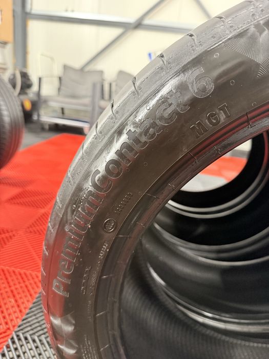 Set anvelope 245/45/19 275/40/19 Continental