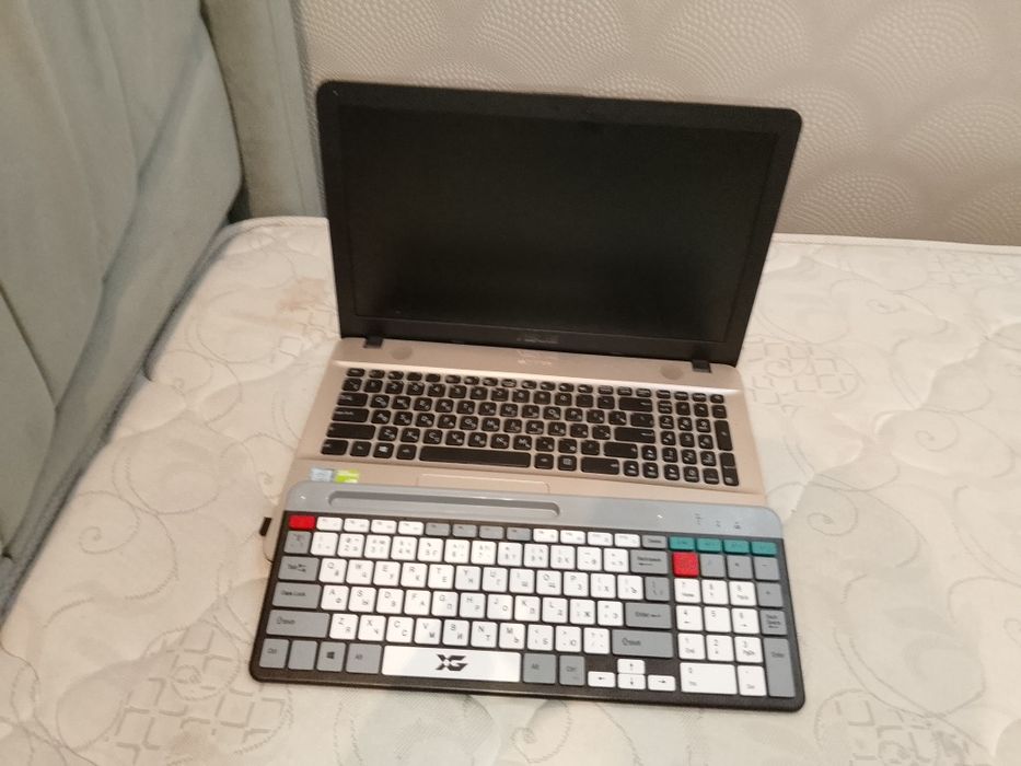 ASUS, модель X541U.