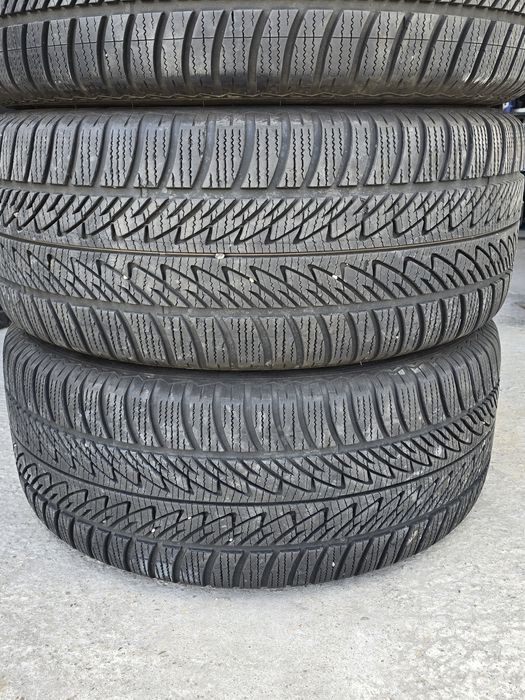 4 Броя 285/45/20 Goodyear 2x8,5mm 2x7,6mm