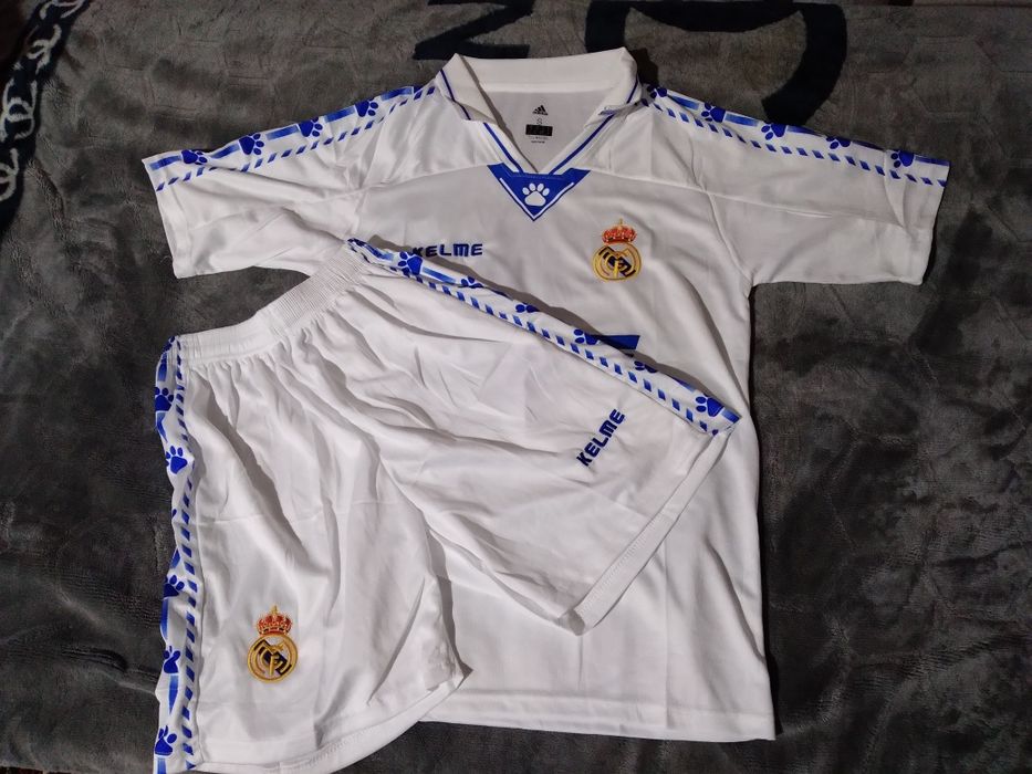 Real Madrid retro formasi