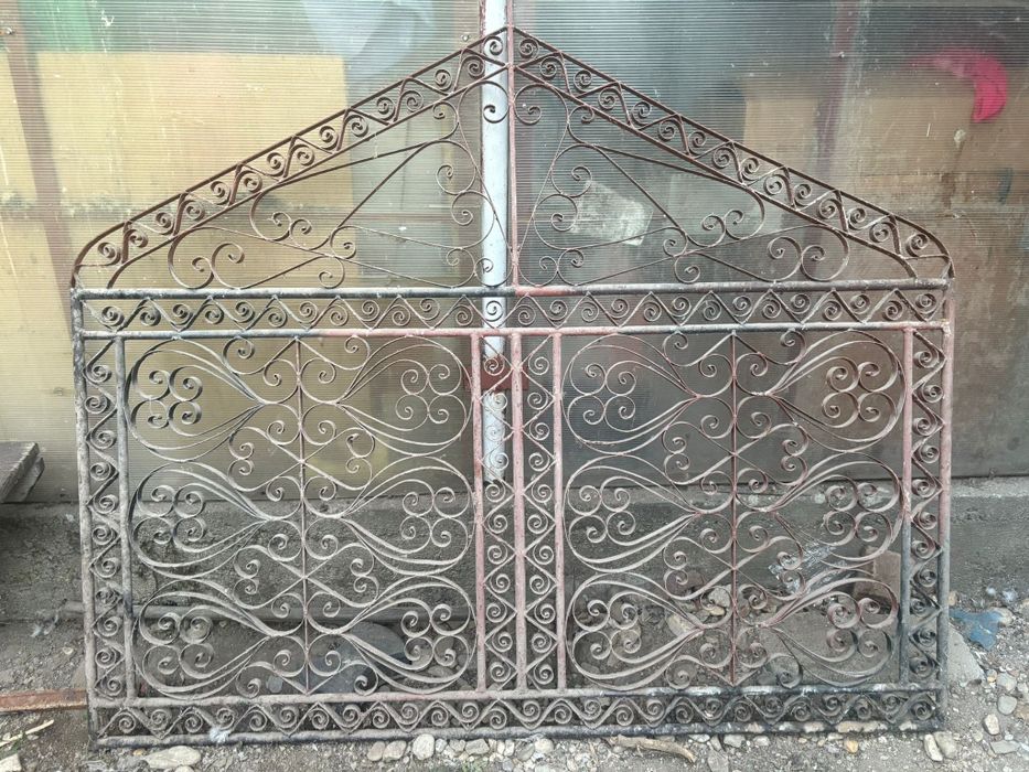 Vând 7 planuri gard fier forjat