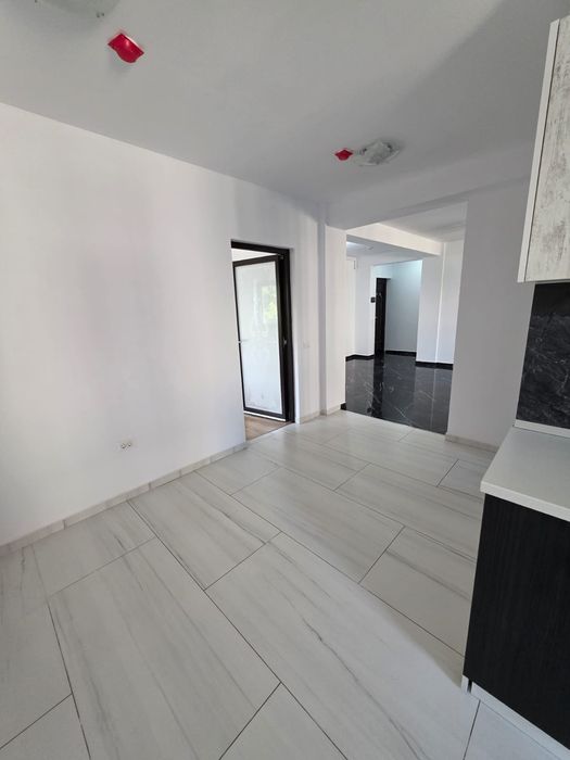 Închiriez apartament 2 camere SD