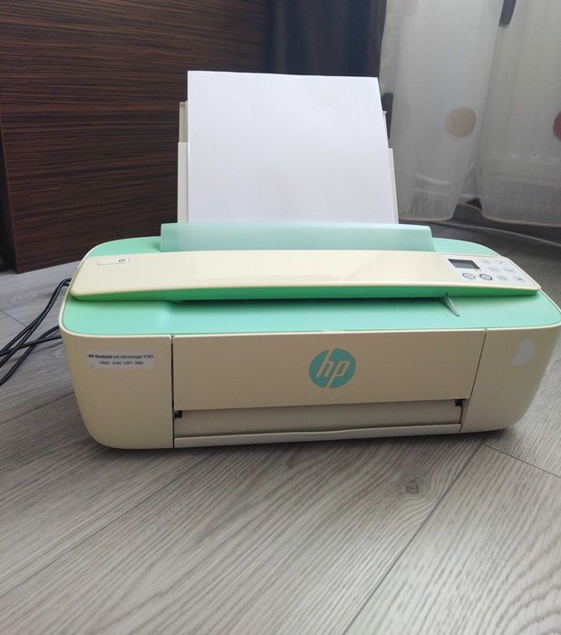 HP DeskJet 3700 multifuncțională (printare, scanare, copiere) – stare bună