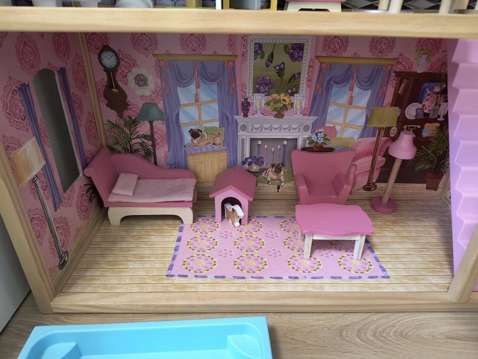 Дървена къща за кукли + много аксесоари