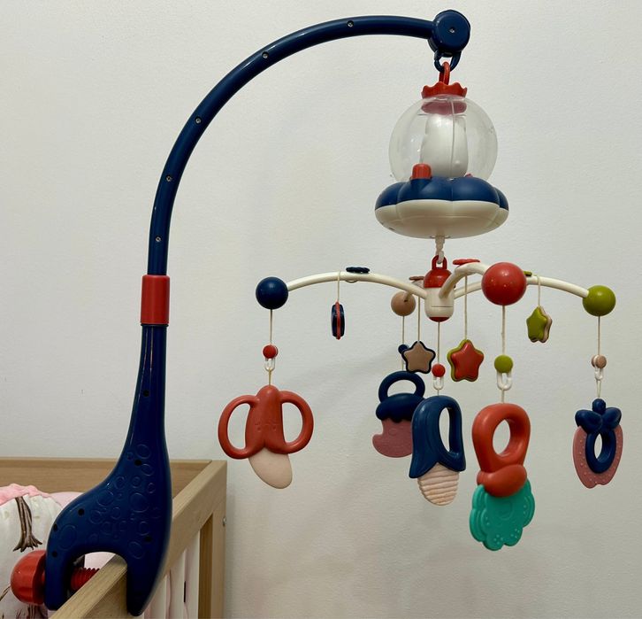 Carusel muzical pentru patut bebe