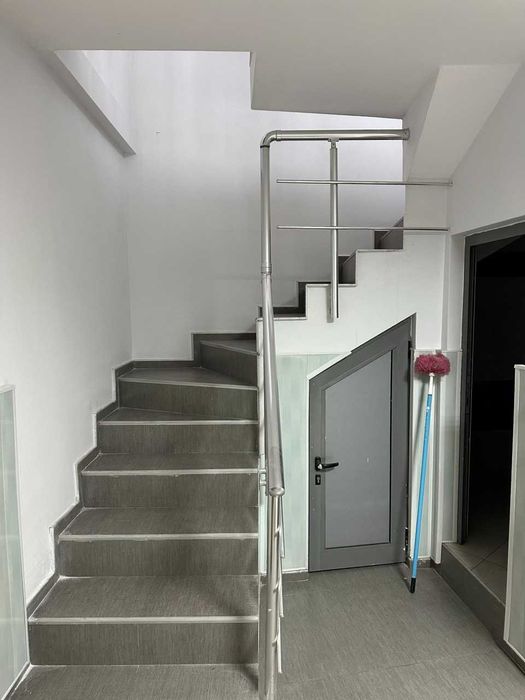 Дава се под наем Магазин в Пловдив, Център - 125 кв.м за 433.5 € - Снимка #3