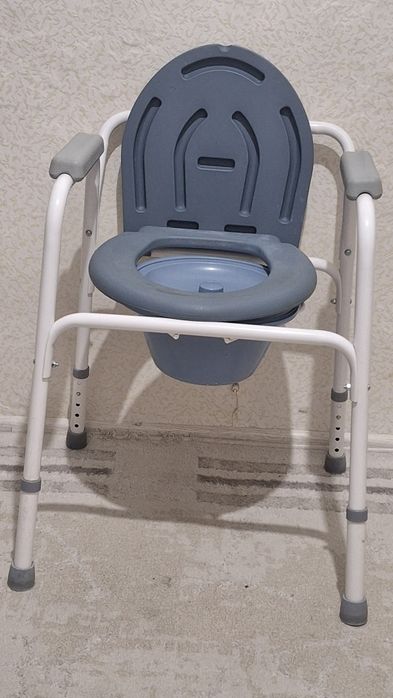 Санитарный стул туалет