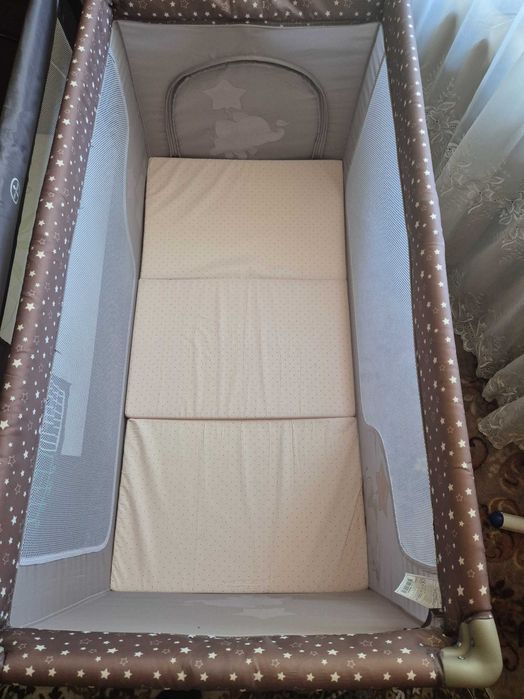 Детски сгъваеми кошари с матраци