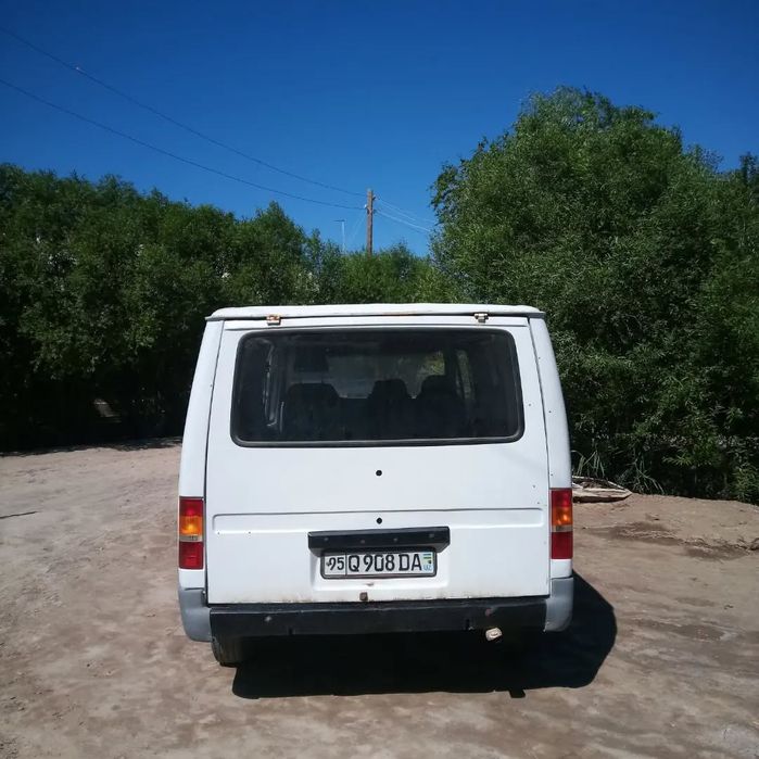 Ford Transit 1990 - yil