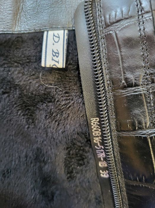 Модные демисезонные сапоги на шпильке