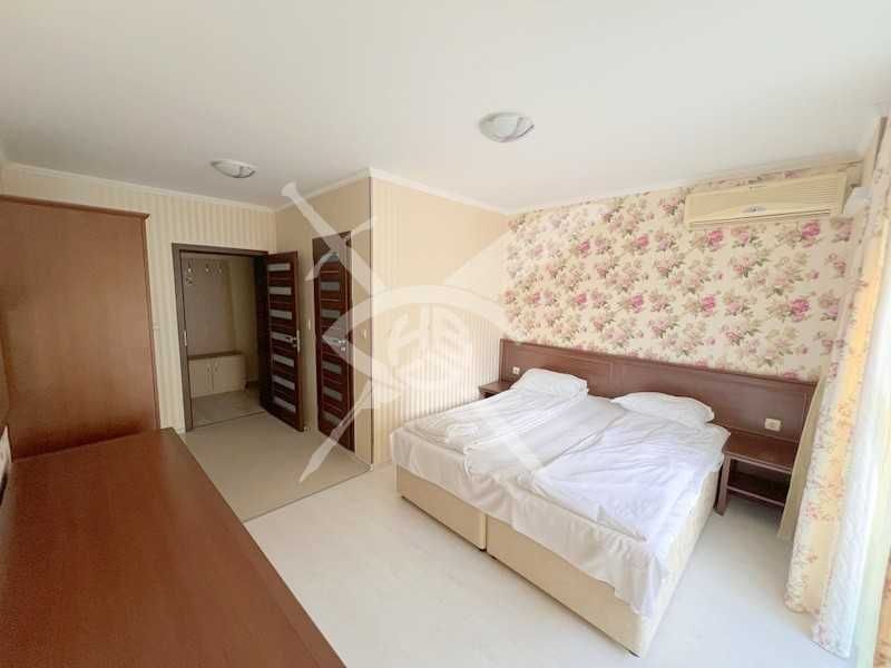 Продава се Тристаен апартамент в к.к. Слънчев бряг - 100 кв.м за 1600 €/кв.м - Снимка #3