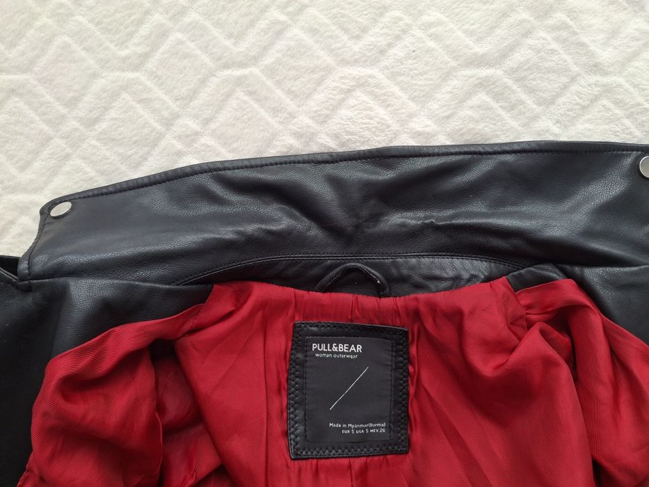 Pull Bear черно кожено яке