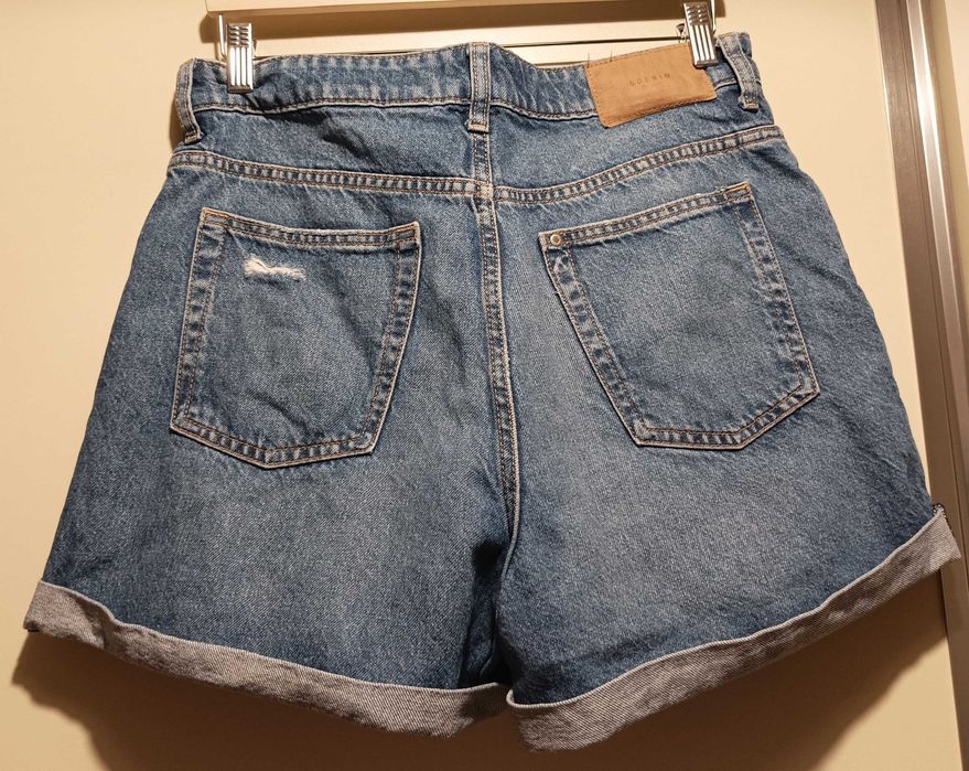 Pantaloni scurti H&M, mar.42, jeans/blug albastru