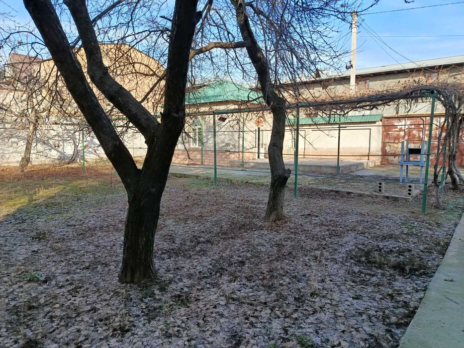 Uy , Er (Участка) 6 sotih Qibray Ziyokorlar  ko'ch.