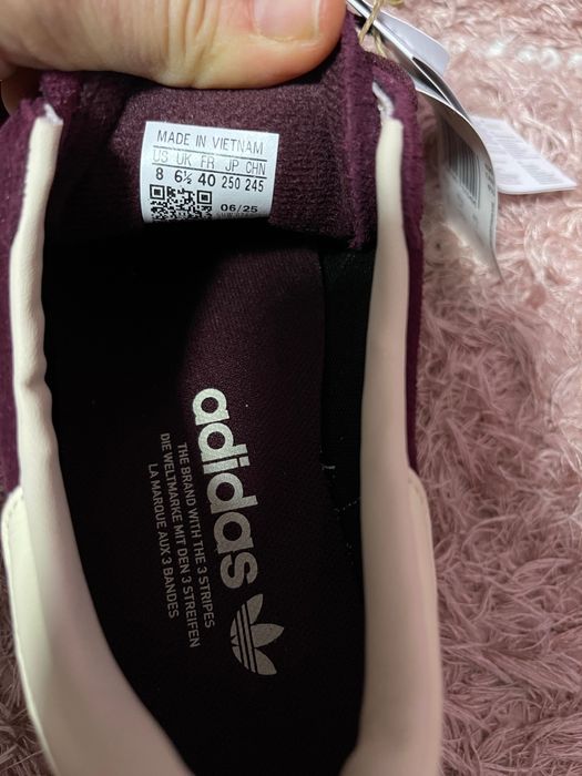 Дамски спортни обувки