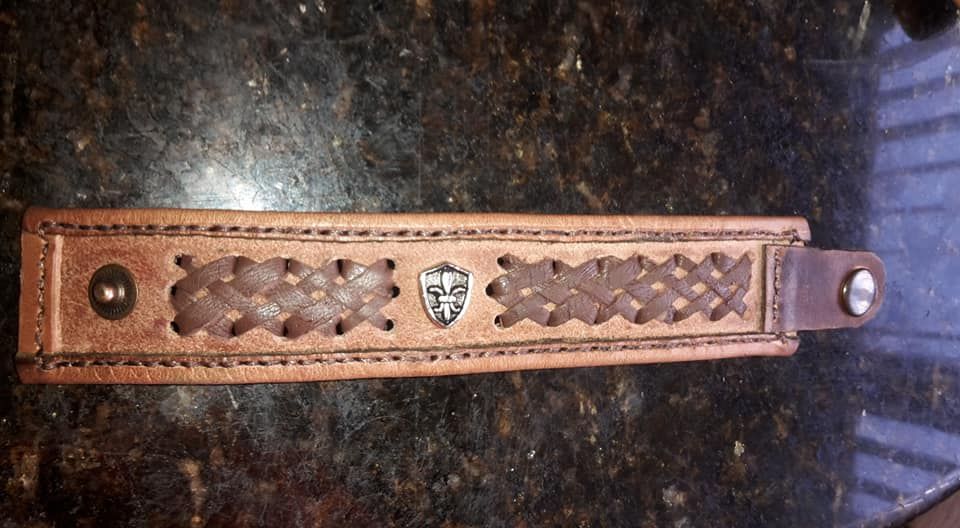 Дамски гривни кожа