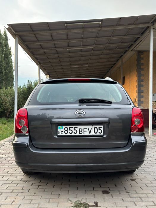 Продам тойота авенсис