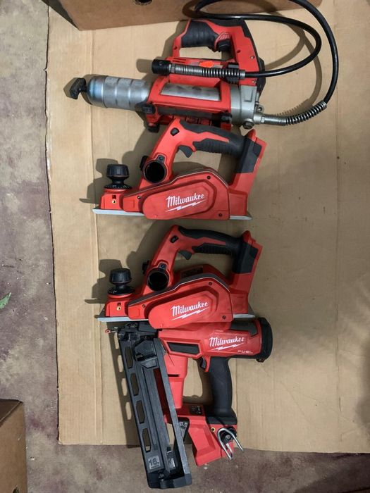 pistol cuie, rindea Milwaukee