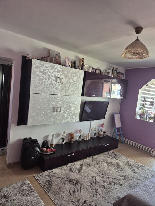 Vând apartament 3 camere Craiovita Nouă