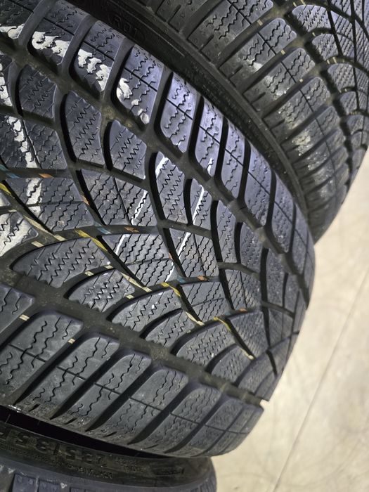 235/35/19 DUNLOP 4бр