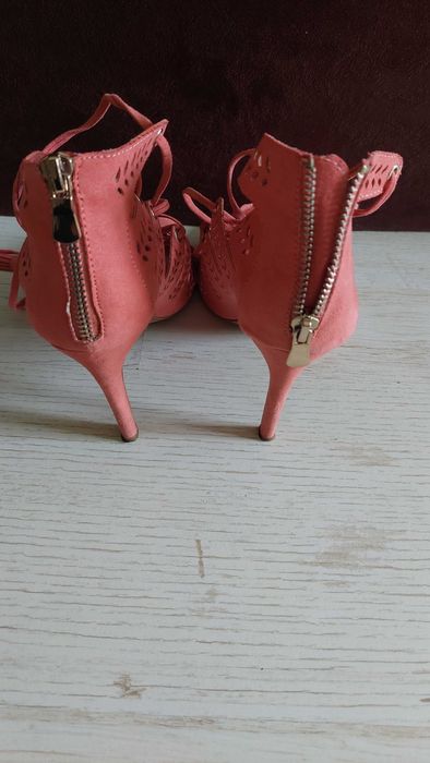 Sandale Stradivarius
