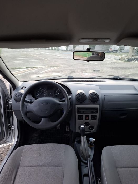 Dacia logan  mcv . An 2009 . Motor 1.4 mpi . Km 180.000