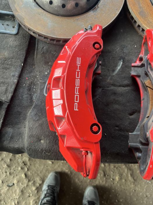 Спирачни апарати Porsche Cayene 2014 комплект 7PP615123 brembo 6 pot