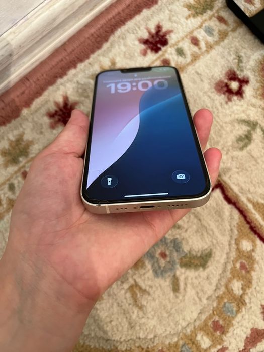 iPhone 14.