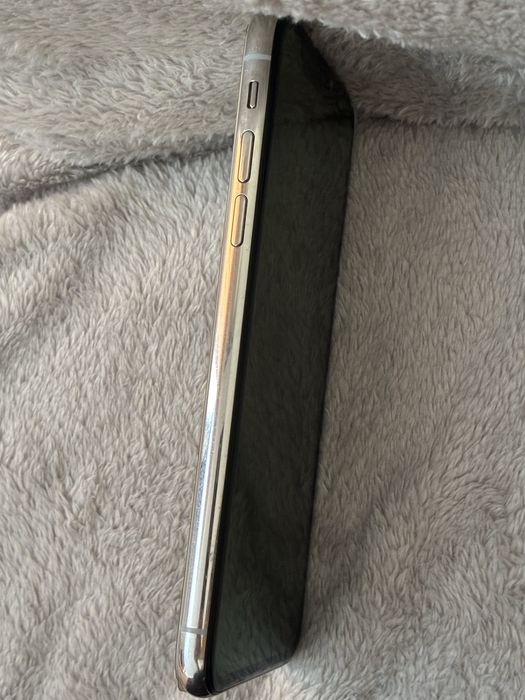 Продам Iphone xs